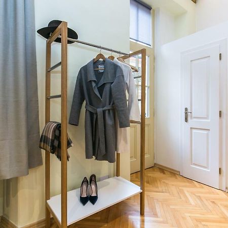 Apartment Nebovidy I - Historic Centre - Terrace - Air Conditioning Praha Bagian luar foto