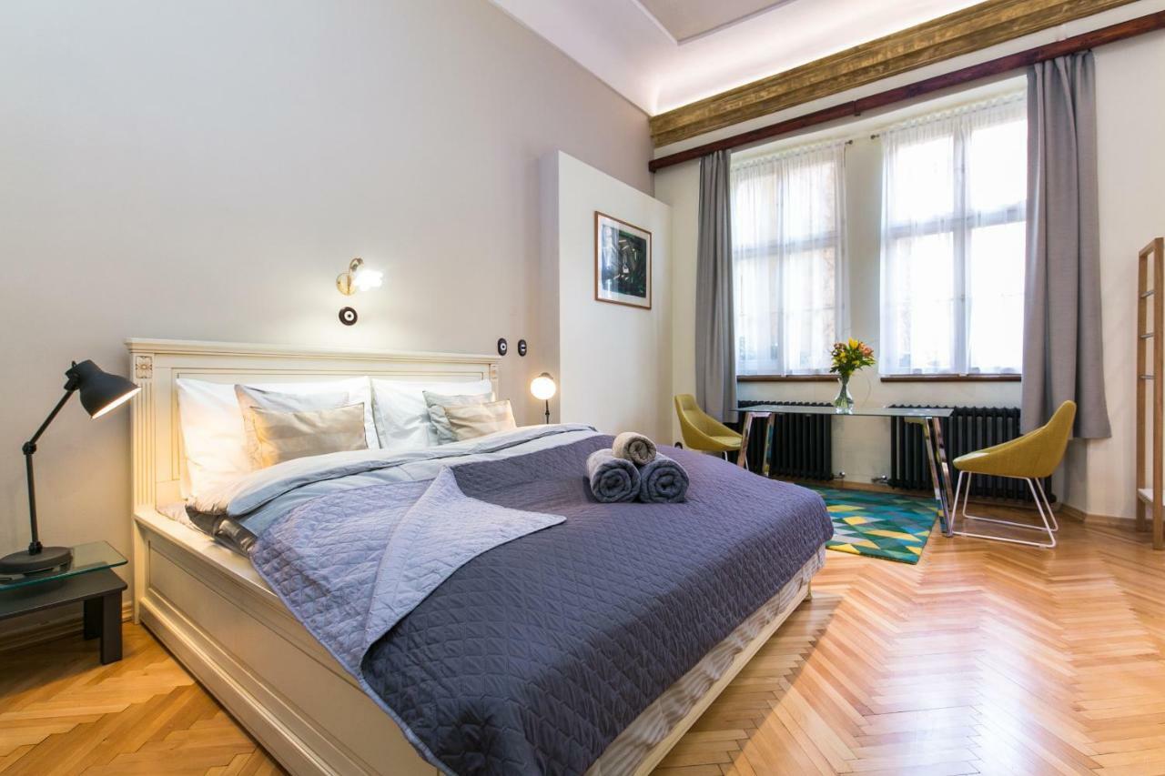 Apartment Nebovidy I - Historic Centre - Terrace - Air Conditioning Praha Bagian luar foto
