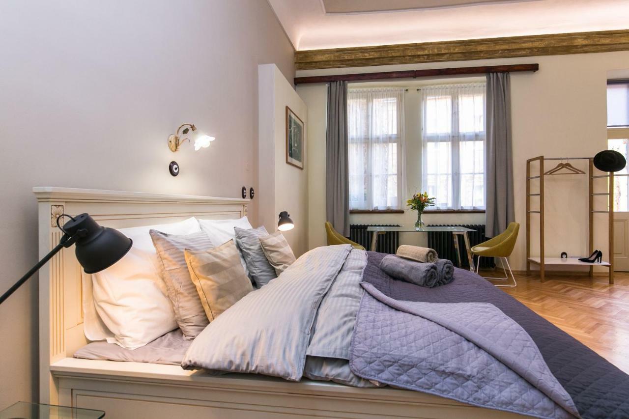 Apartment Nebovidy I - Historic Centre - Terrace - Air Conditioning Praha Bagian luar foto