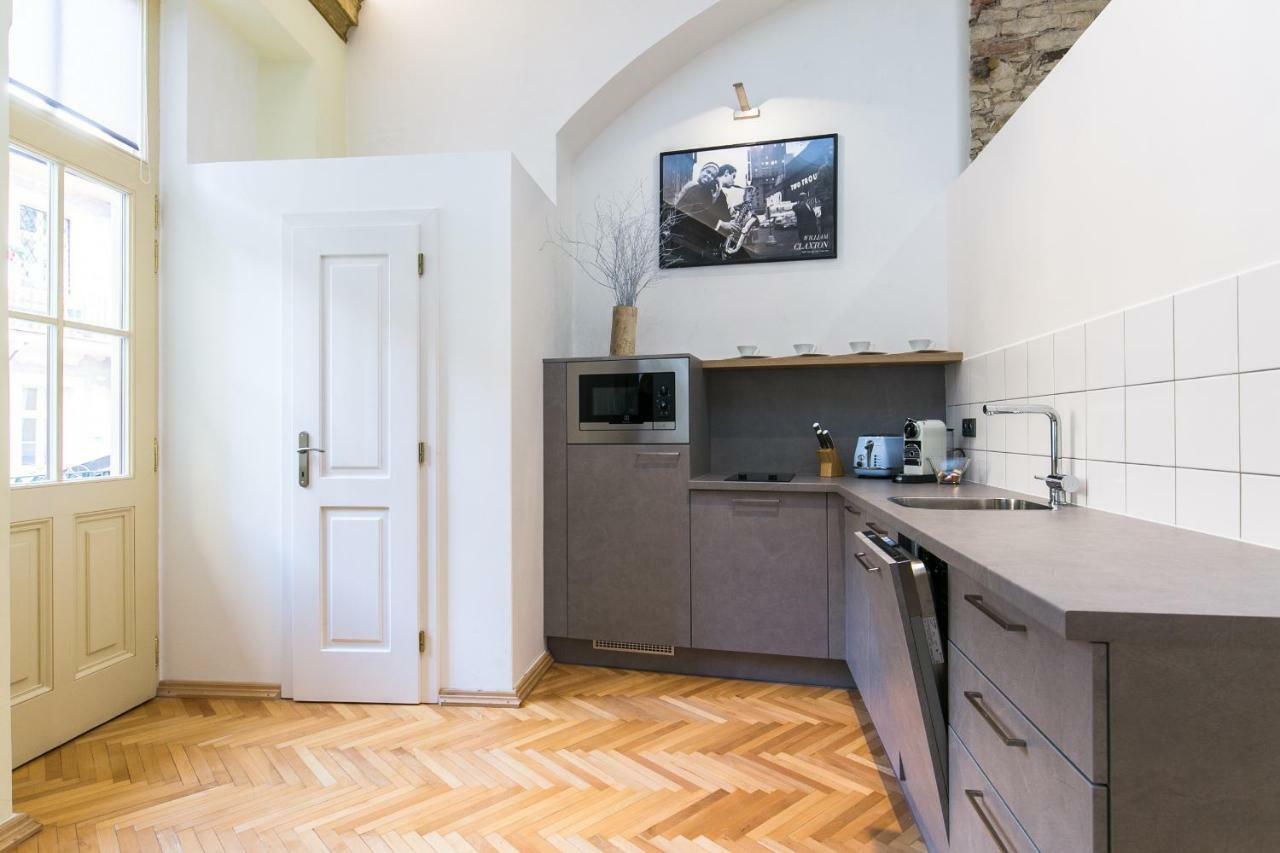 Apartment Nebovidy I - Historic Centre - Terrace - Air Conditioning Praha Bagian luar foto