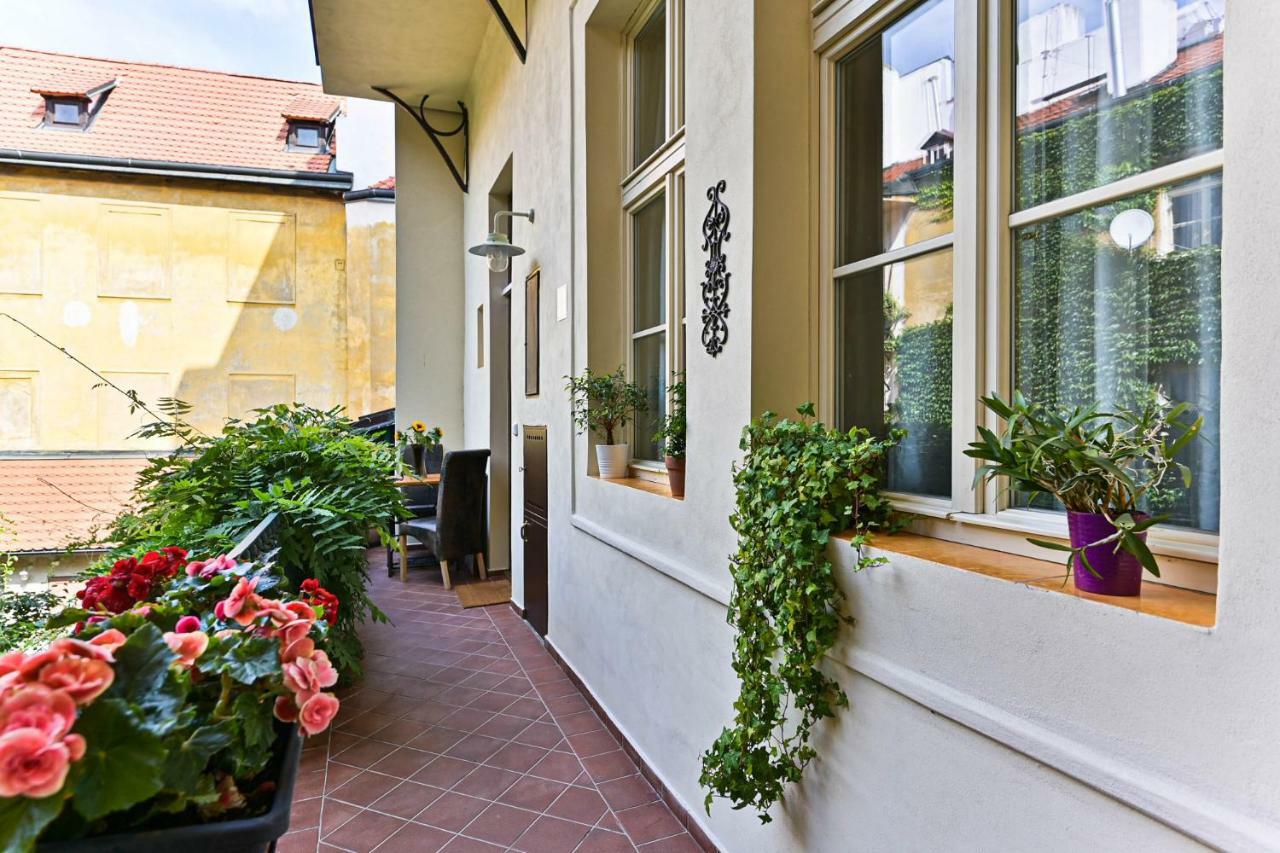 Apartment Nebovidy I - Historic Centre - Terrace - Air Conditioning Praha Bagian luar foto